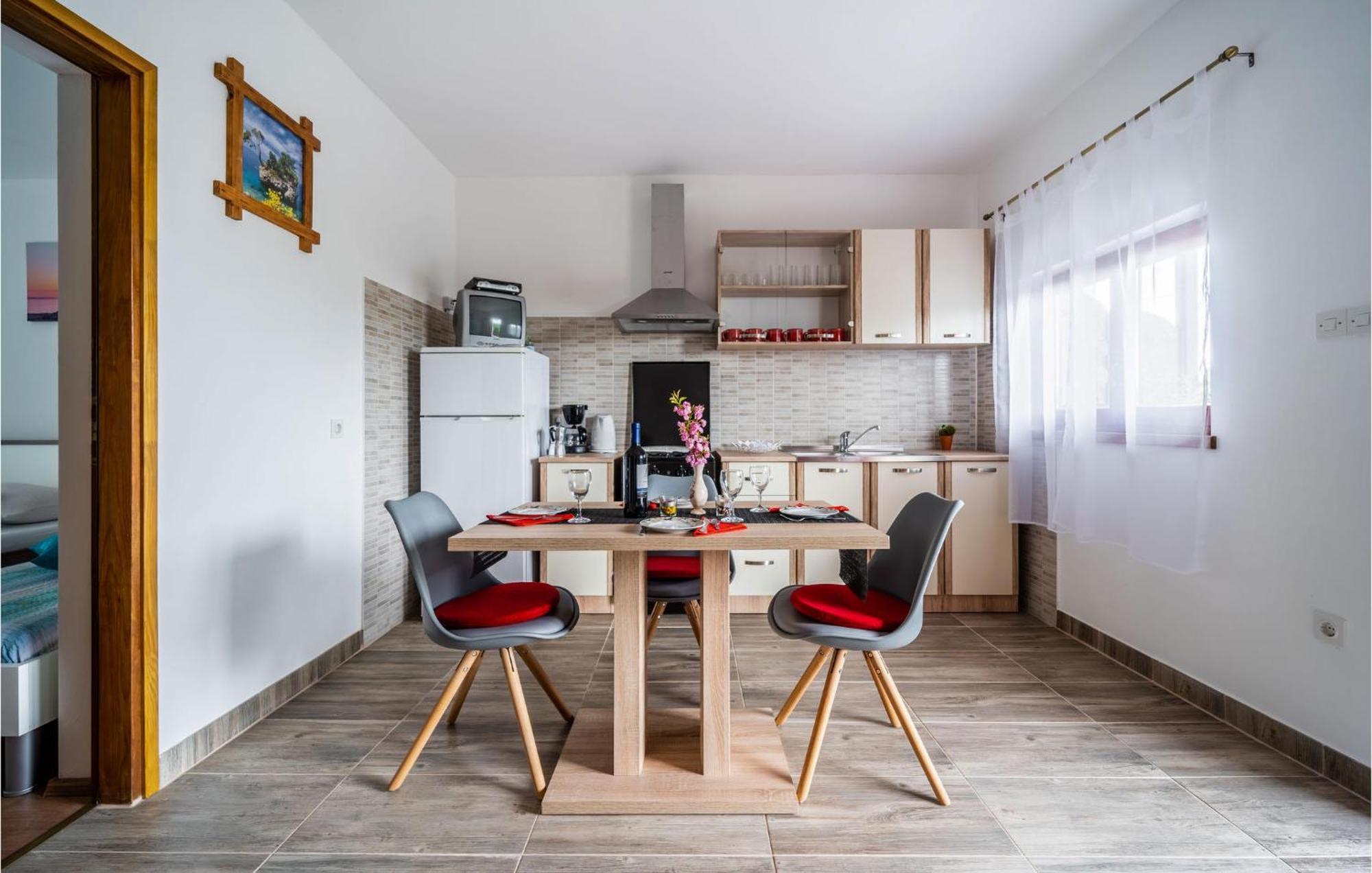 Amazing Apartment In Krnica With Kitchen Exterior foto